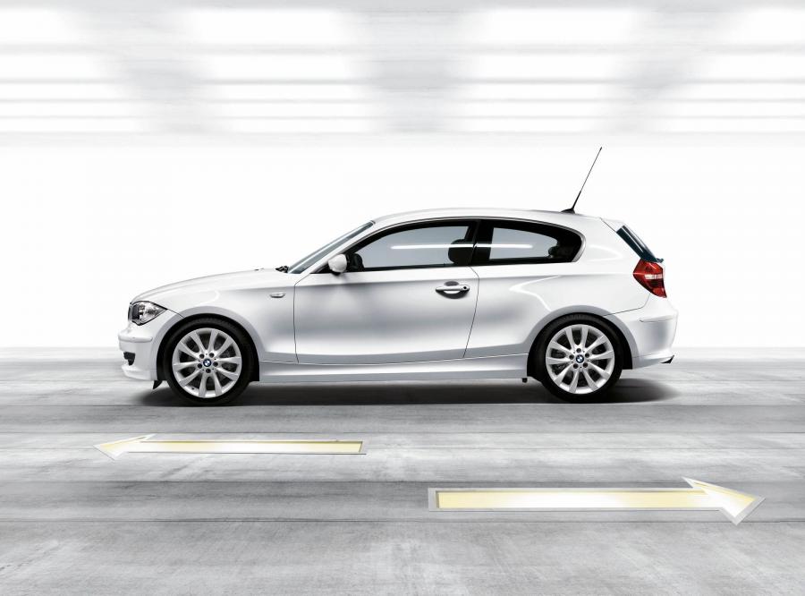 BMW 1-Series 3-Door 2005 года  (фото 12 из 51)